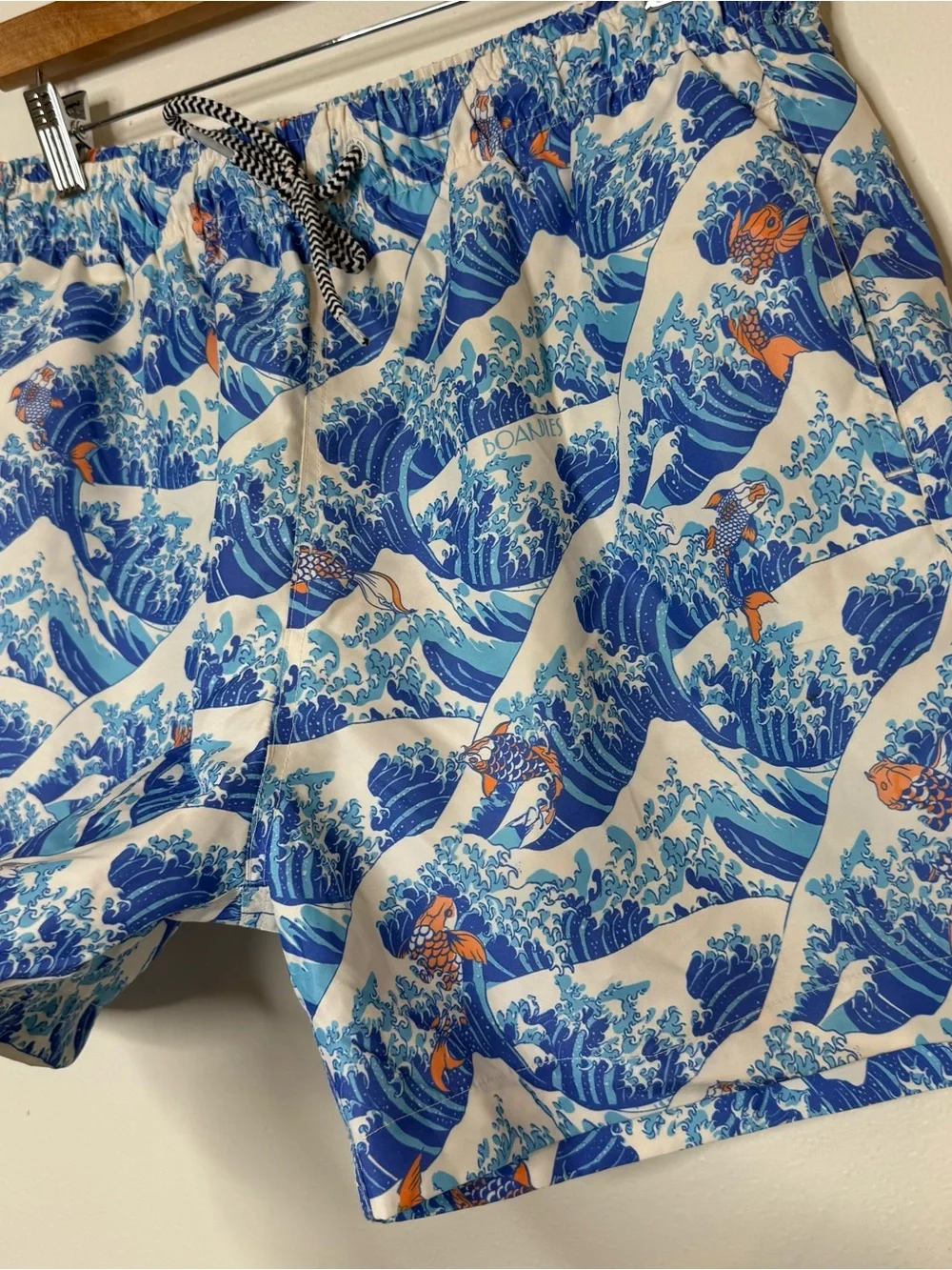 Men’s Boardies Koi Waves Board Shorts Swim Trunks size large 5 inch inseam